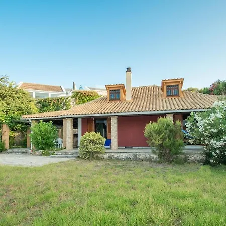 Holiday home Dora *